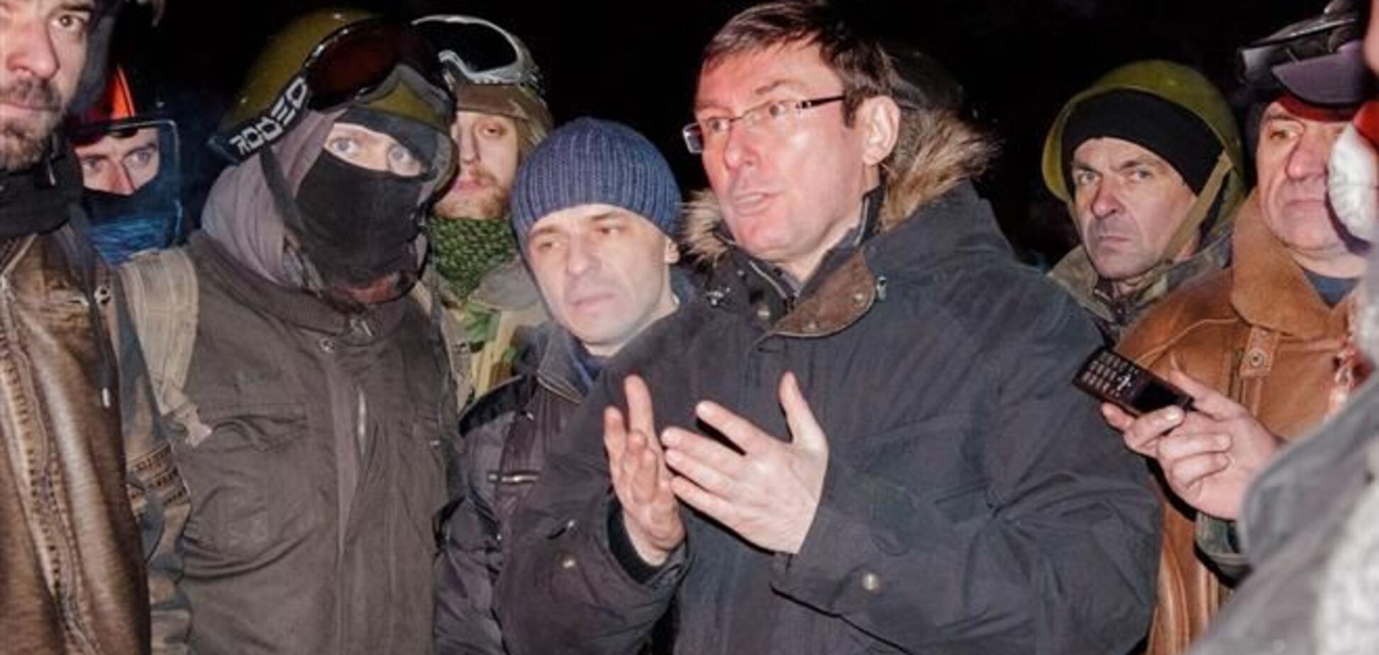 Луценко закликав припинити переговори з Януковичем