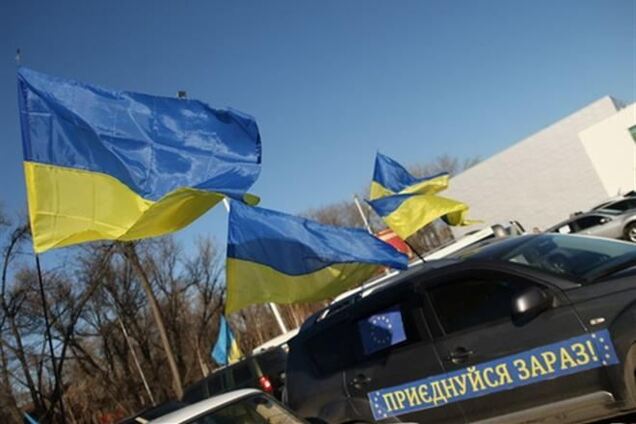 Харьковские автомайдановцы за два дня сделали банк регионалов неплатежеспособным