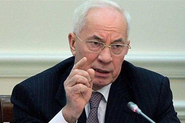 Азаров сразу после отставки улетел в Вену - СМИ