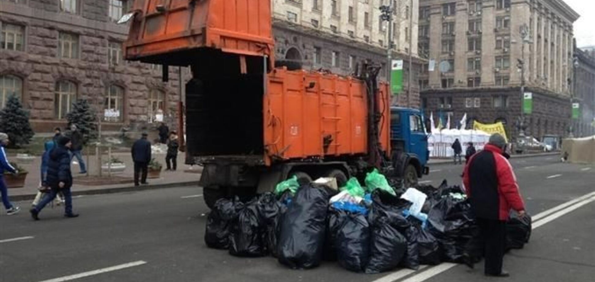 В оппозиции заявляют, что ГАИ продолжает блокировать транспорт Евромайдана