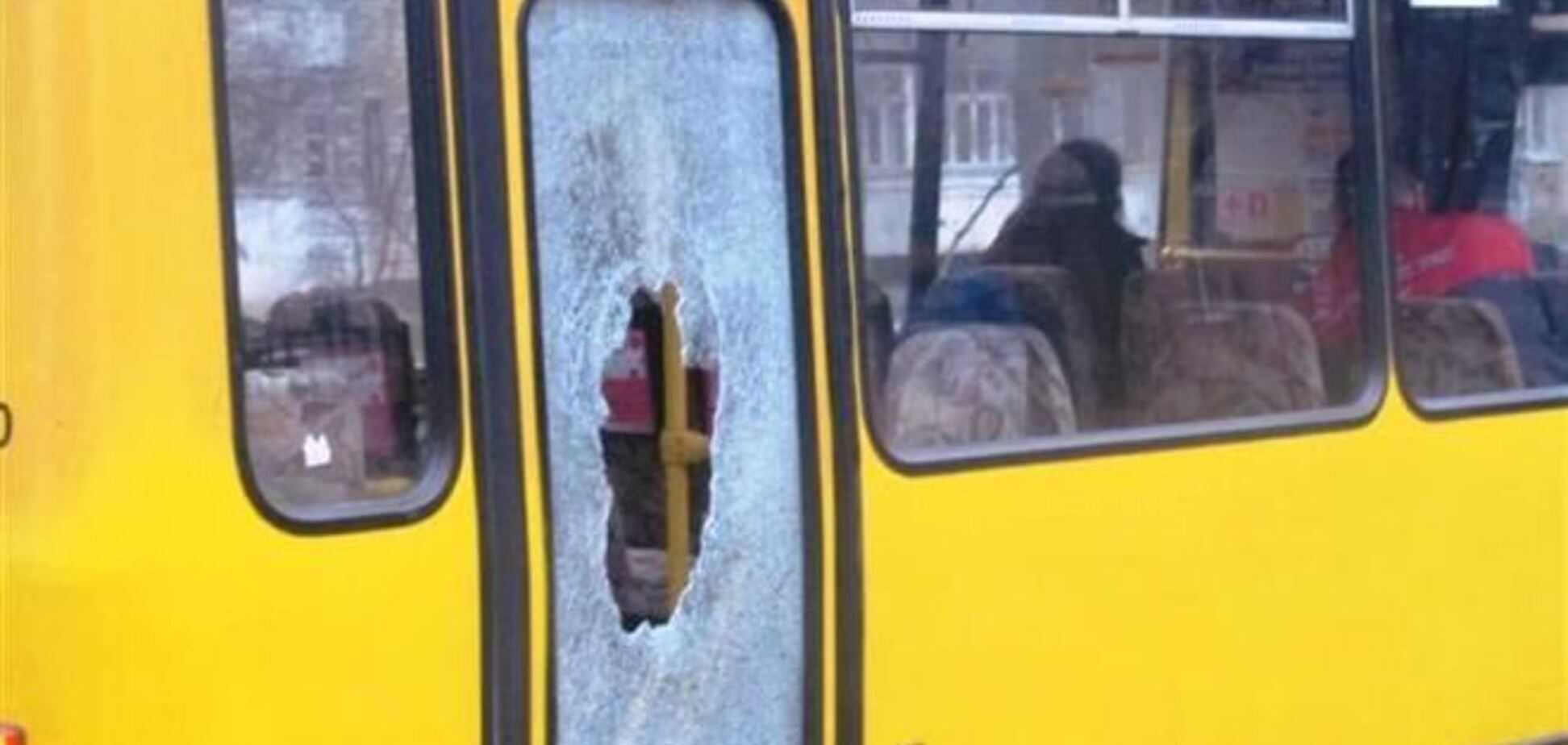 В Одессе пьяный пассажир разбил стекло в маршрутке 