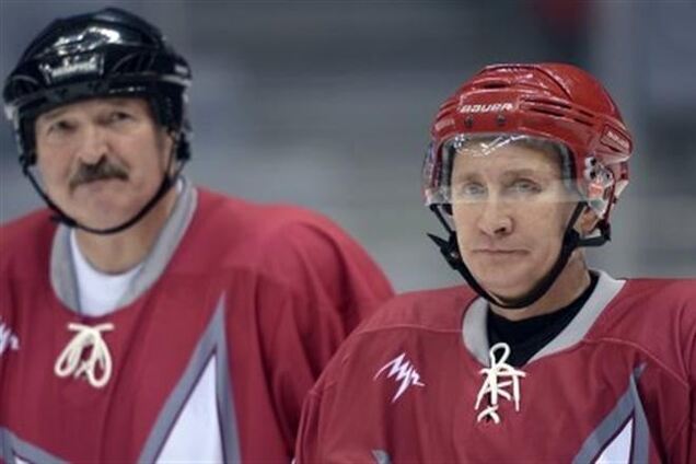 Путин и Лукашенко сыграли в хоккей в Сочи