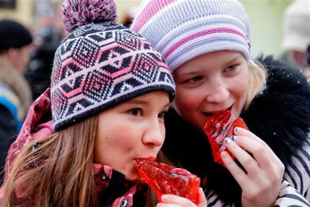 У Москві з'явився кінь-льодяник вагою 100 кг