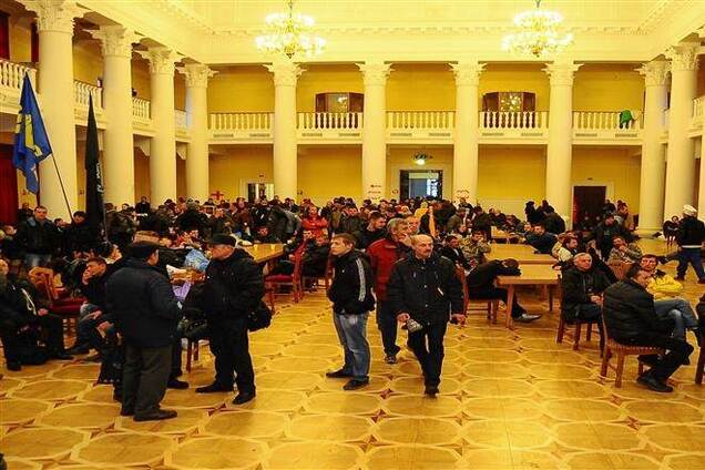 У будівлі Київради пограбували склад з нагородами