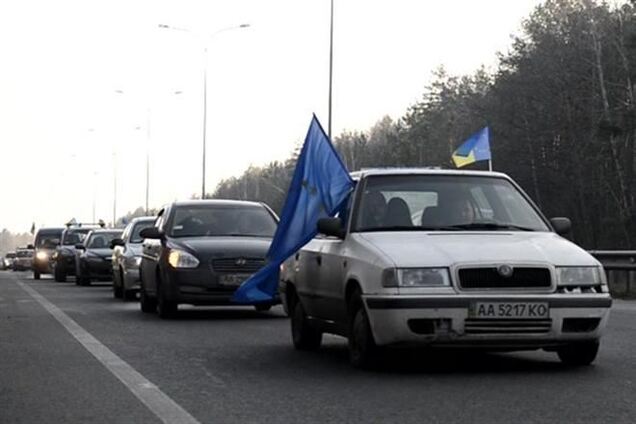 Автомайдан отправился с пикетом к Межигорью