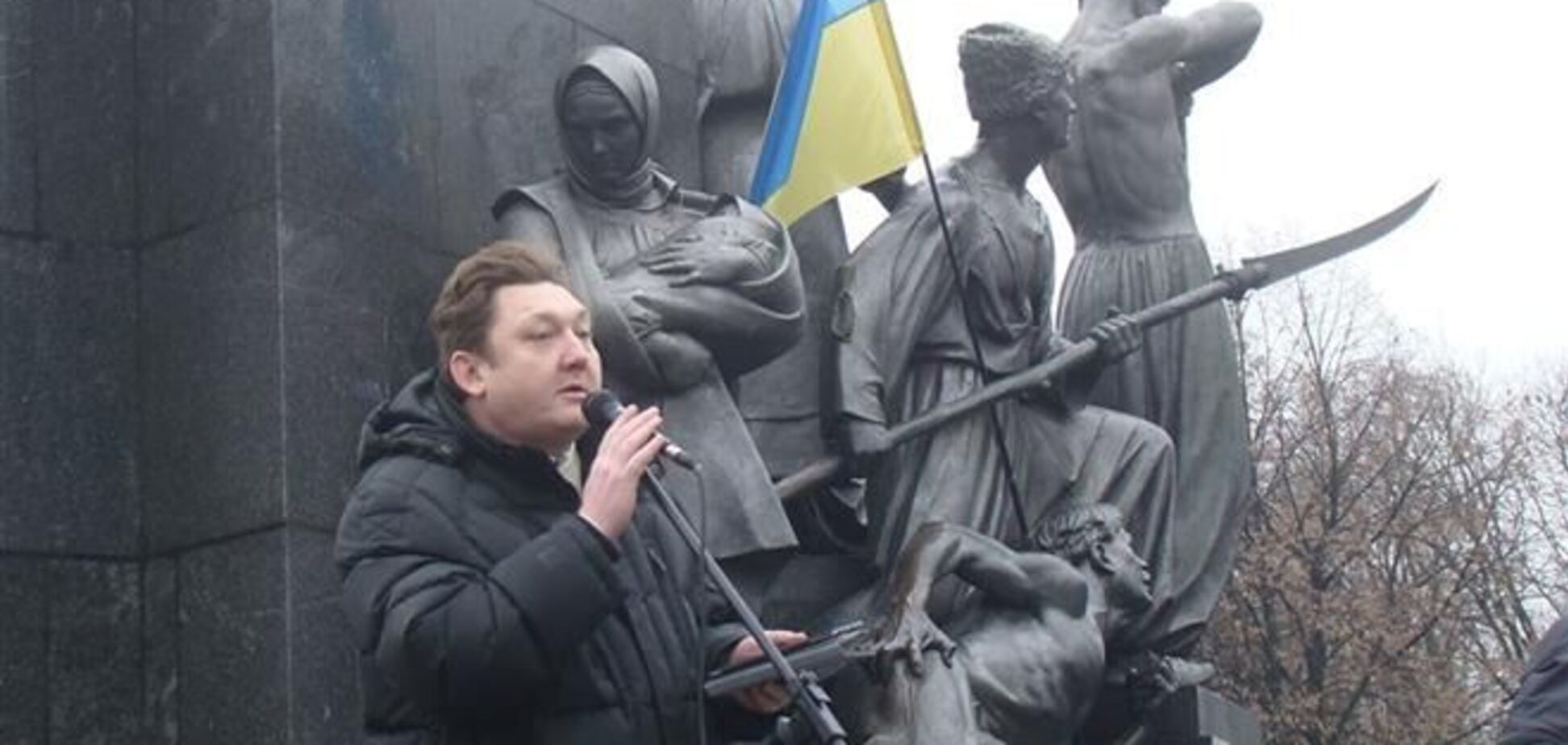 В Харькове евромайдановцы читали поэзию и устроили шествие от Шевченко к Пушкину