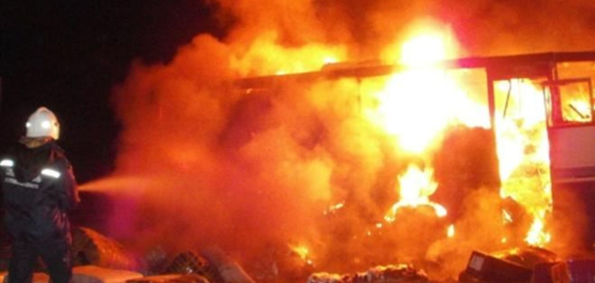 В Полтаве сгорел пассажирский автобус: есть пострадавшие