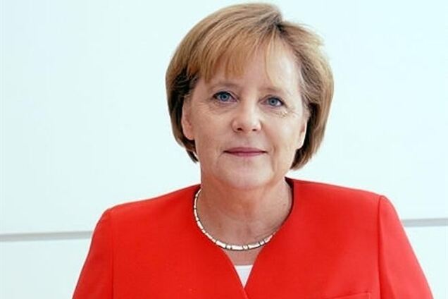 Меркель получила перелом, катаясь на лыжах