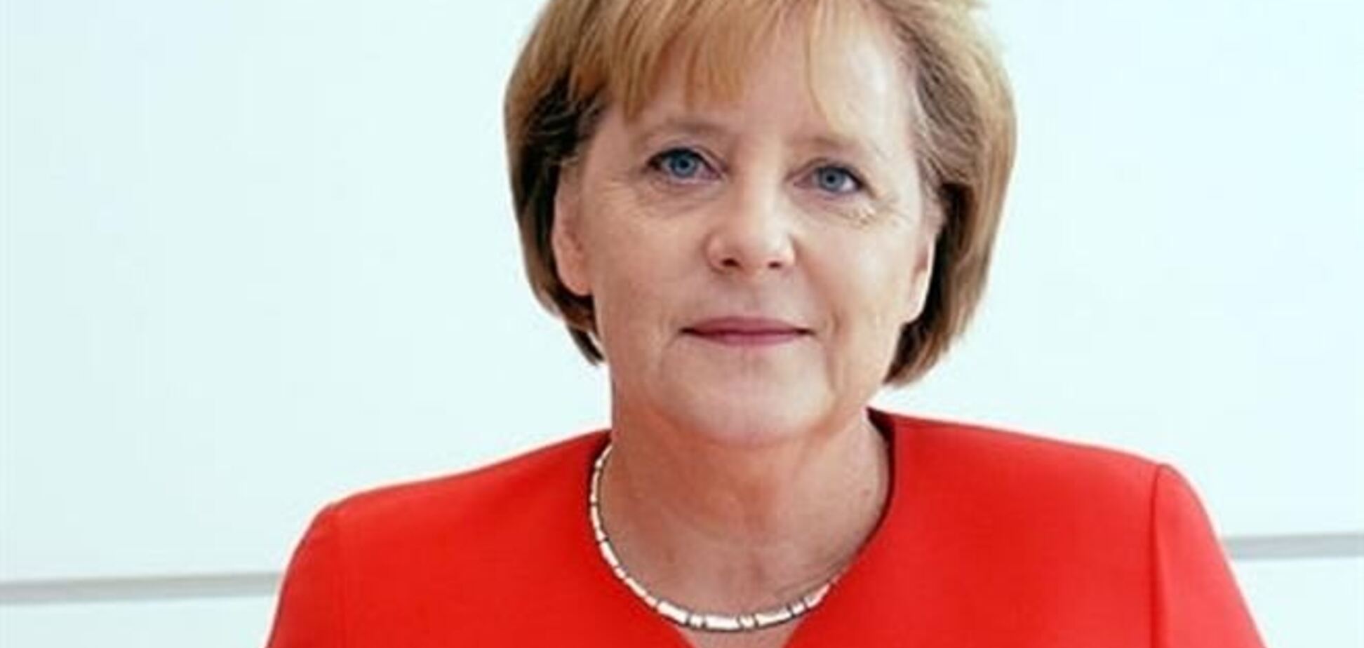 Меркель получила перелом, катаясь на лыжах