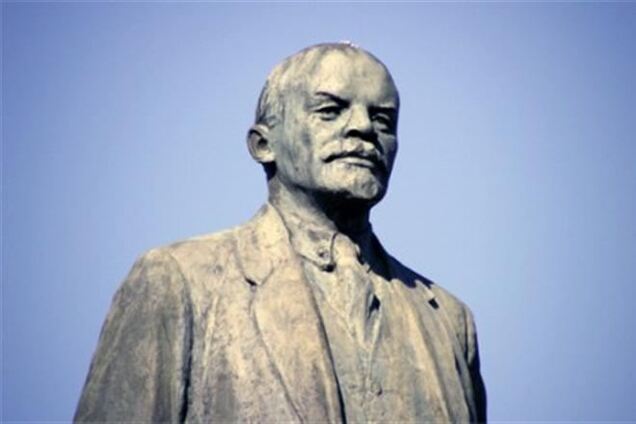 На Одещині невідомі облили пам'ятник Леніну фарбою