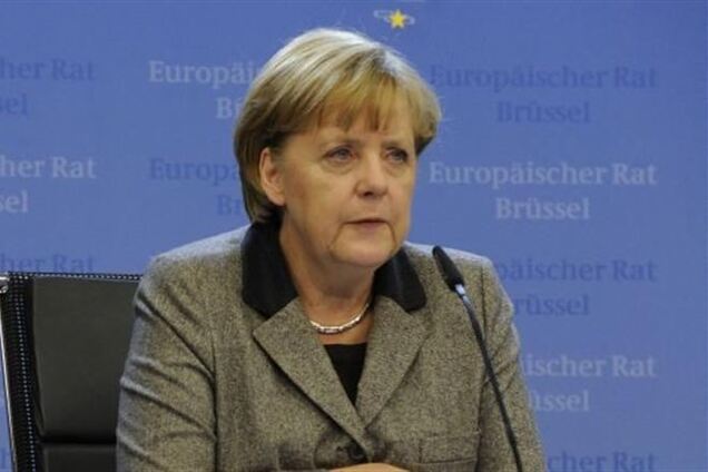 Меркель, незважаючи на травму, у вівторок може з'явитися на публіці