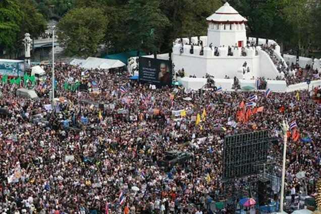 Командование армии Таиланда намерено перебросить танки в столицу - СМИ