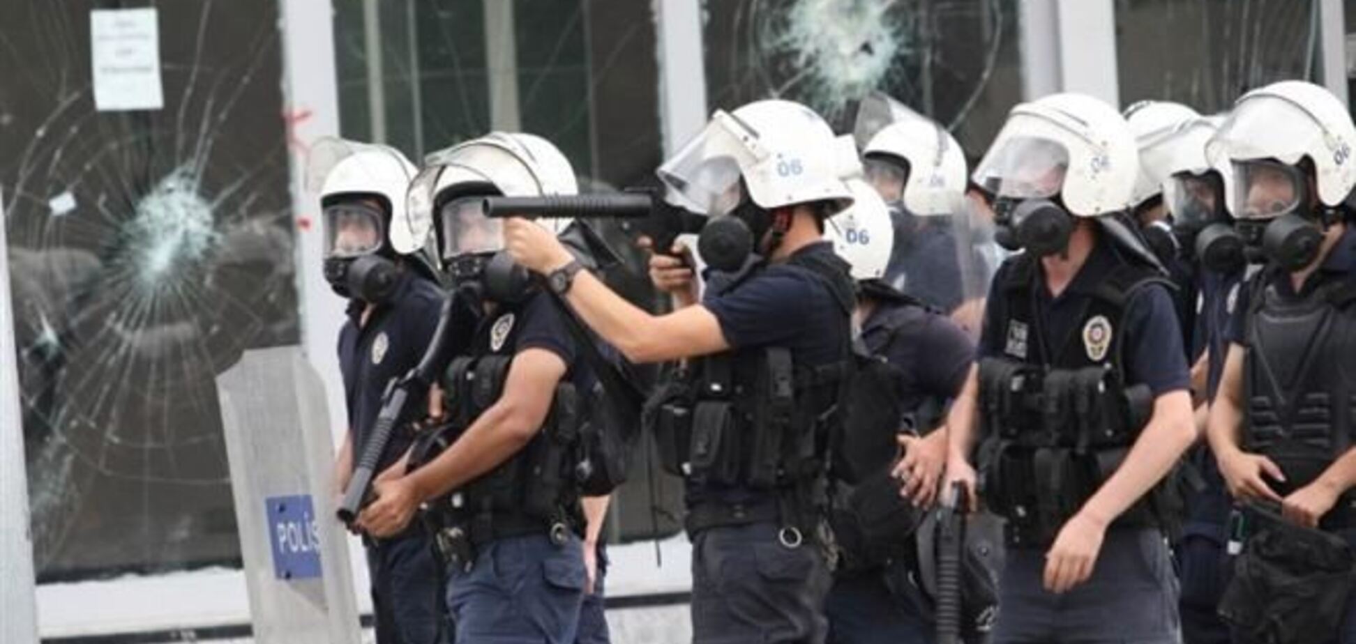 У Туреччині звільнили 350 поліцейських через корупційний скандал