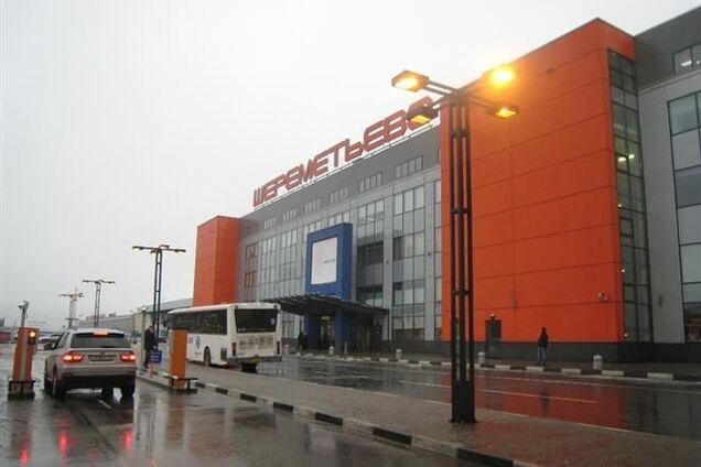 В Шереметьево запретили проносить жидкости в самолет