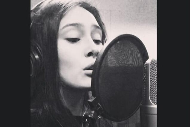 Старшая внучка экс-президента Ющенко запела