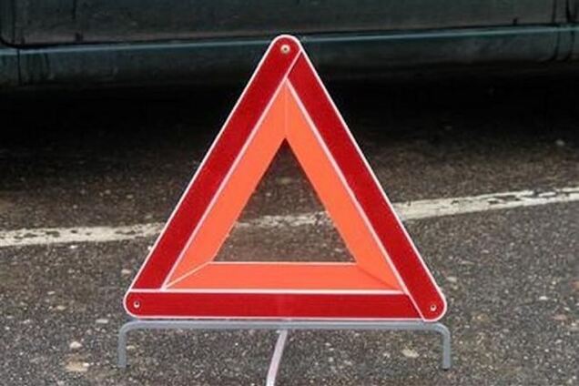 На Закарпатье пьяный водитель сбил на обочине мать с ребенком