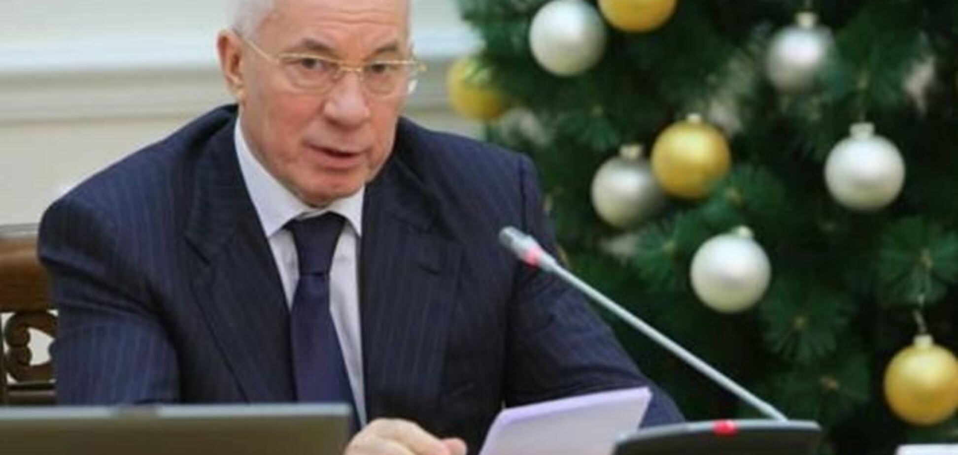 Азаров пообещал, что в 2014 году гривня и цены будут стабильными