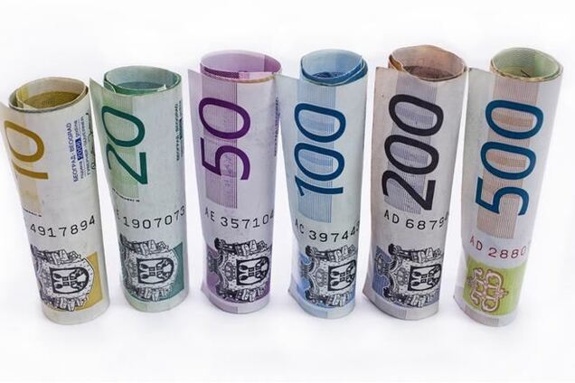 Наличный евро в Украине подешевел на 7 копеек