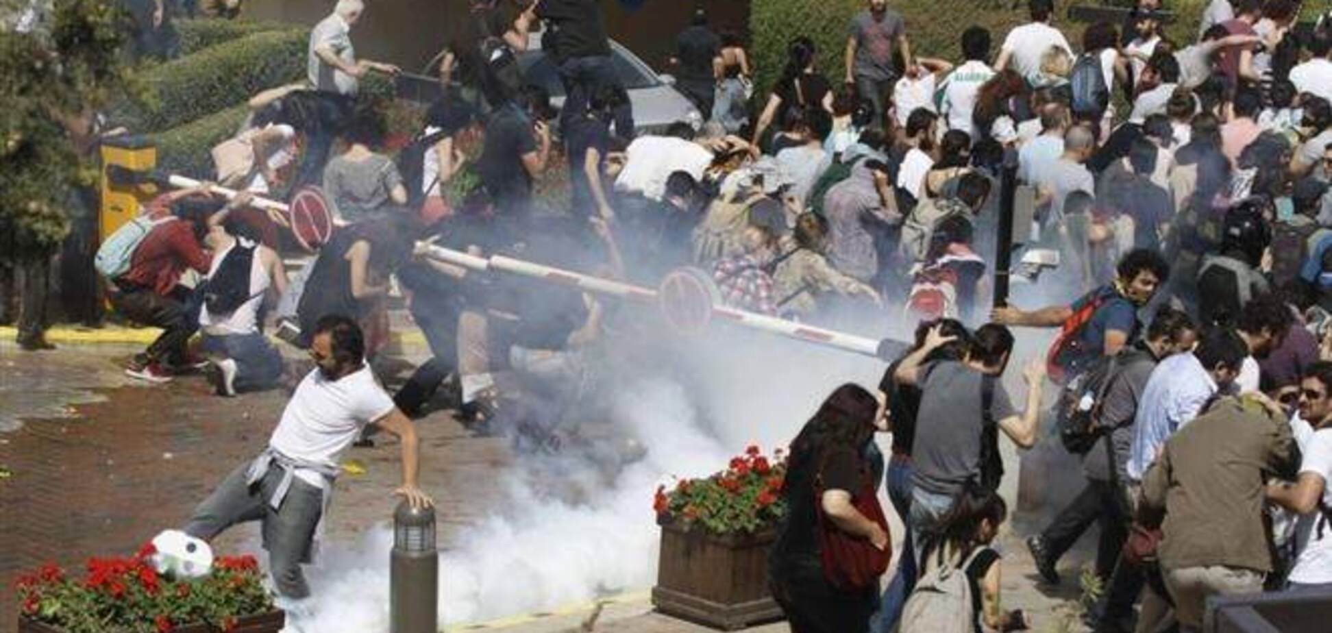 У Стамбулі поліція розігнала мітингувальників гумовими кулями
