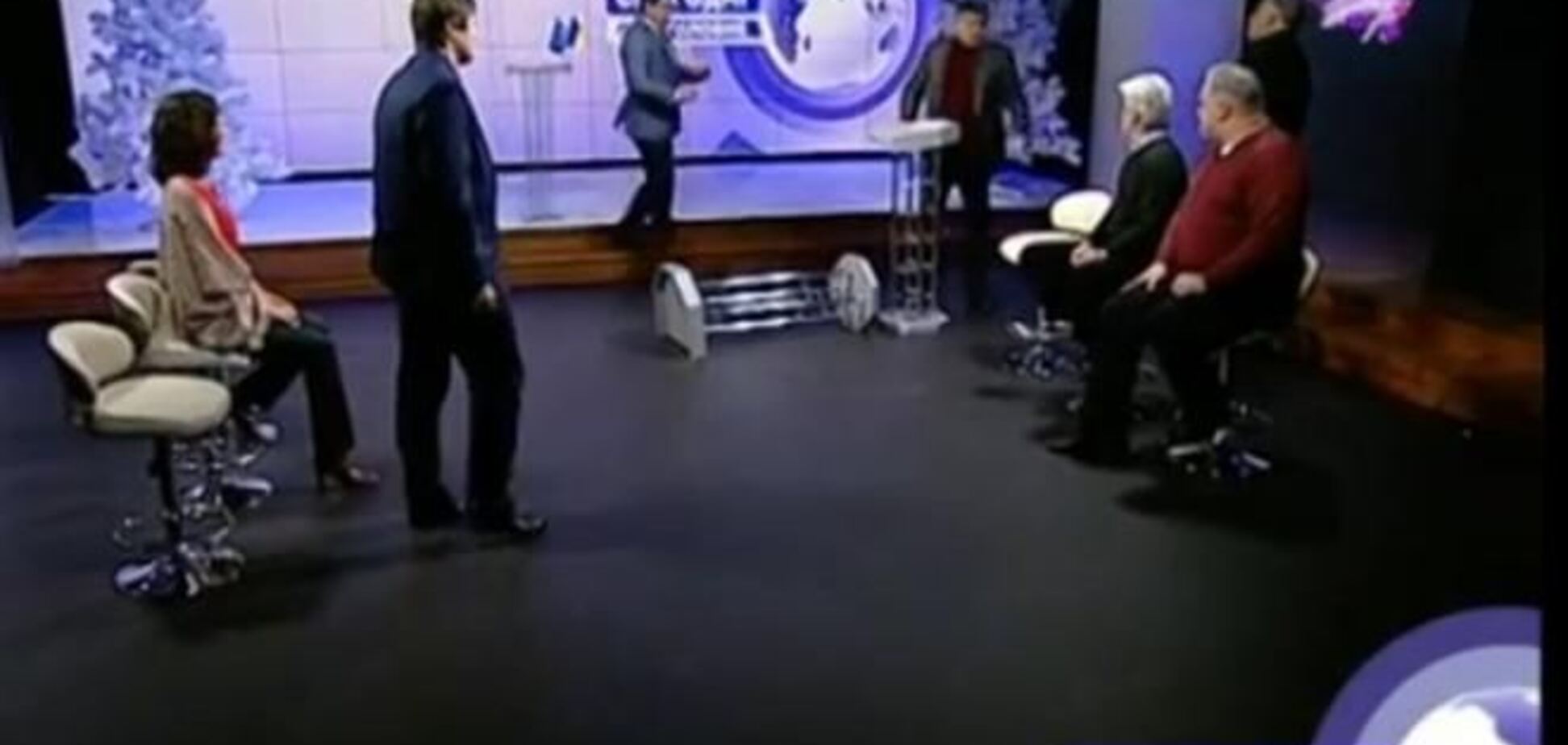 Аваков в прямом эфире бросил в Калашникова пюпитр