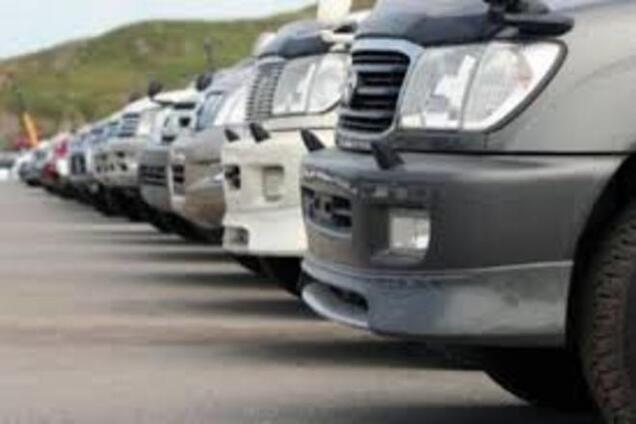 Офицеры РФ переправляют краденые автомобили с Донбасса в Россию