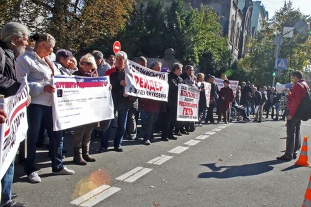  Киевские инвалиды просят снять с выборов Анатолия Родзинского, которого обвиняют в мошенничестве