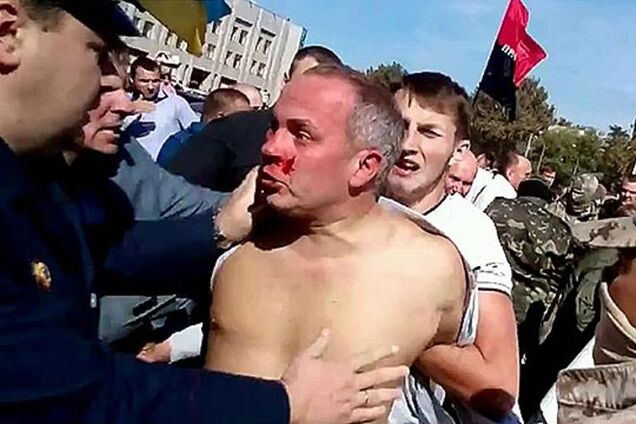 Аваков боится, что из-за 'маргинальных дебилов и люмпенизированных дикарей' Европа и Америка отвернется от Украины