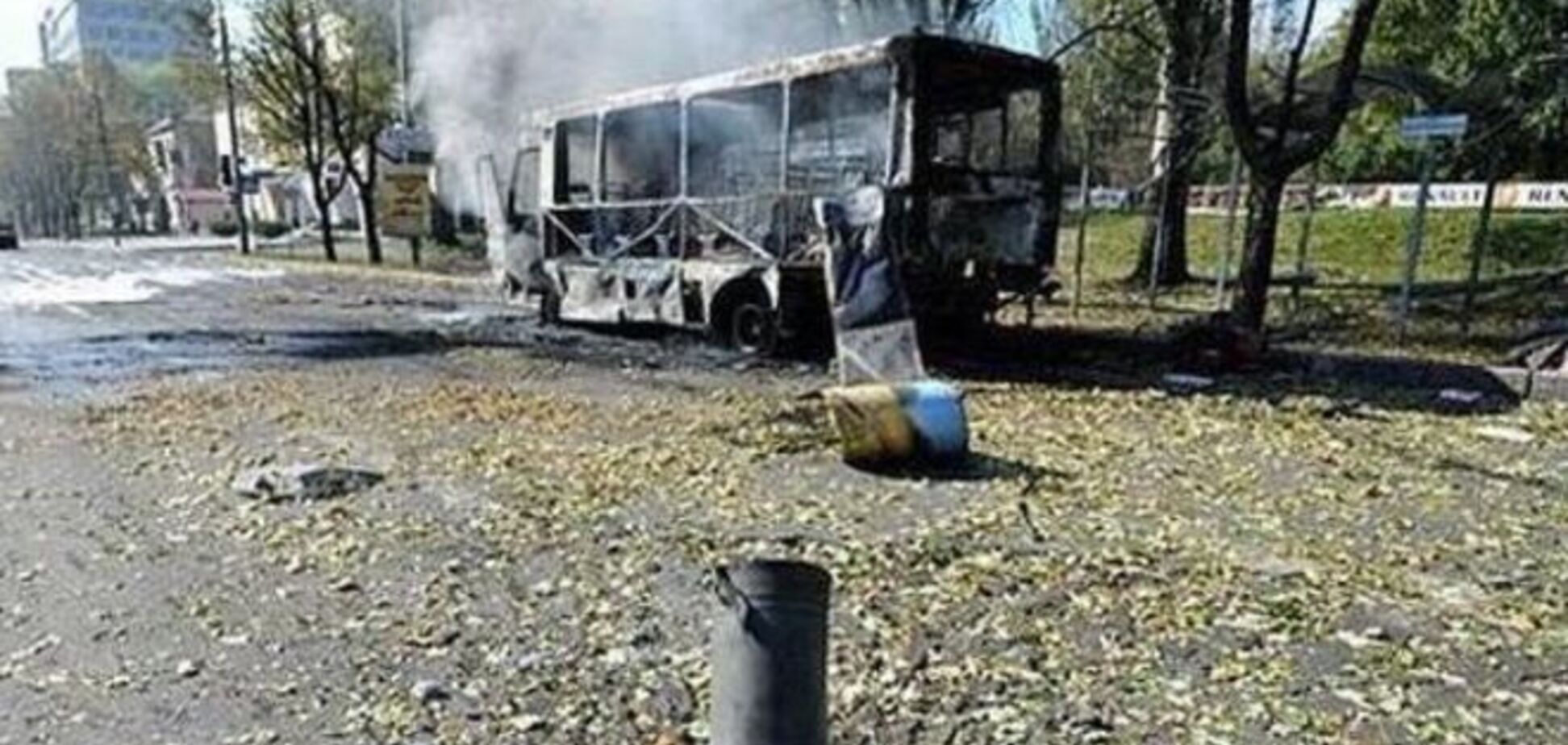 В Донецке террористы обстреляли школу и маршрутку: 10 погибших. Видеофакт