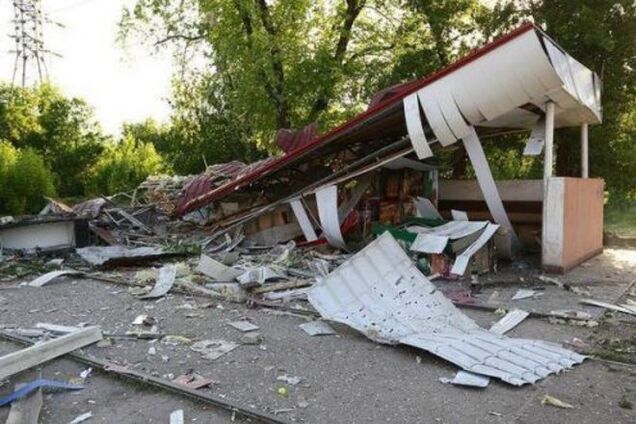 В Донецке в результате попадания снаряда в автобусную остановку погибли 8 человек