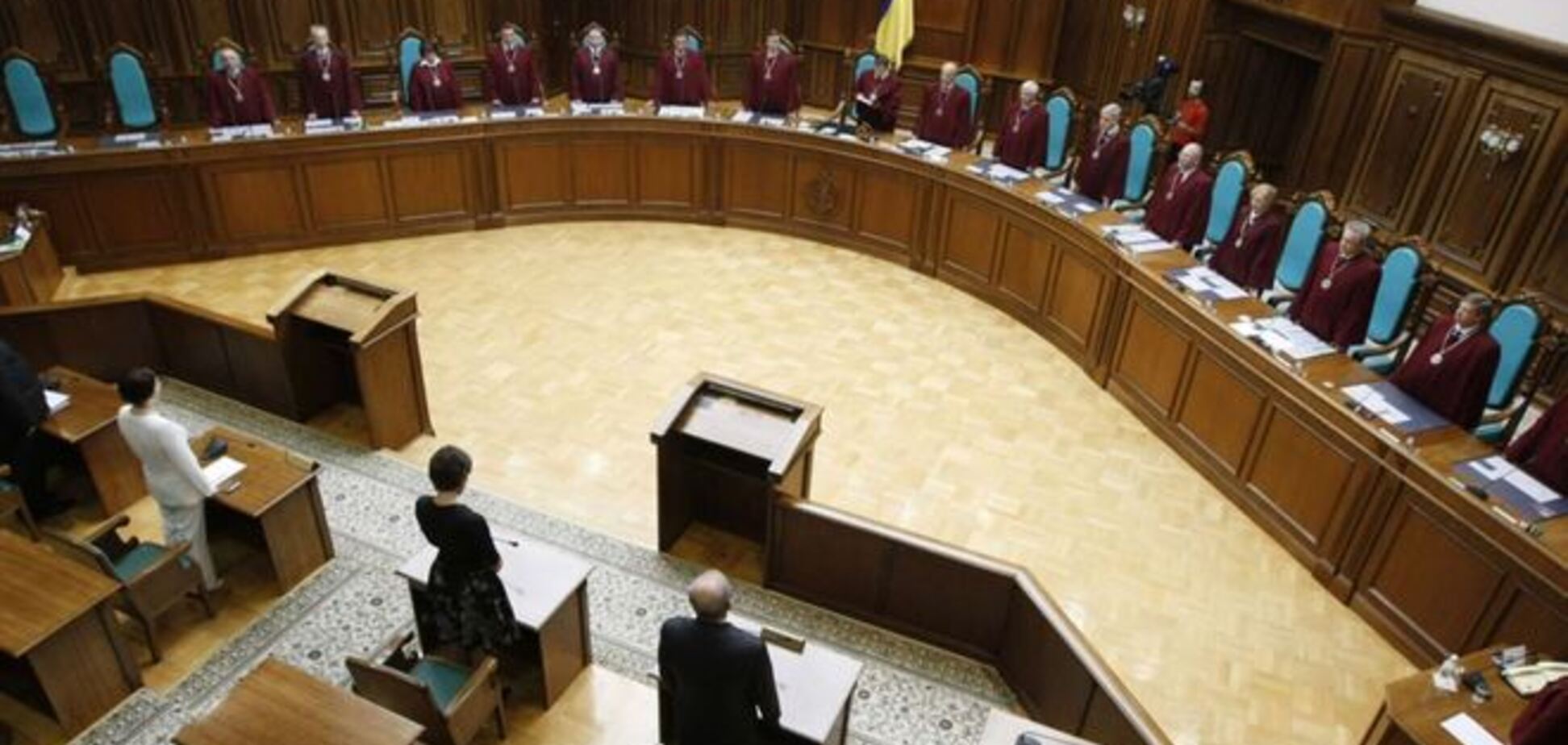 КСУ открыл производство по языковому закону Кивалова-Колесниченко