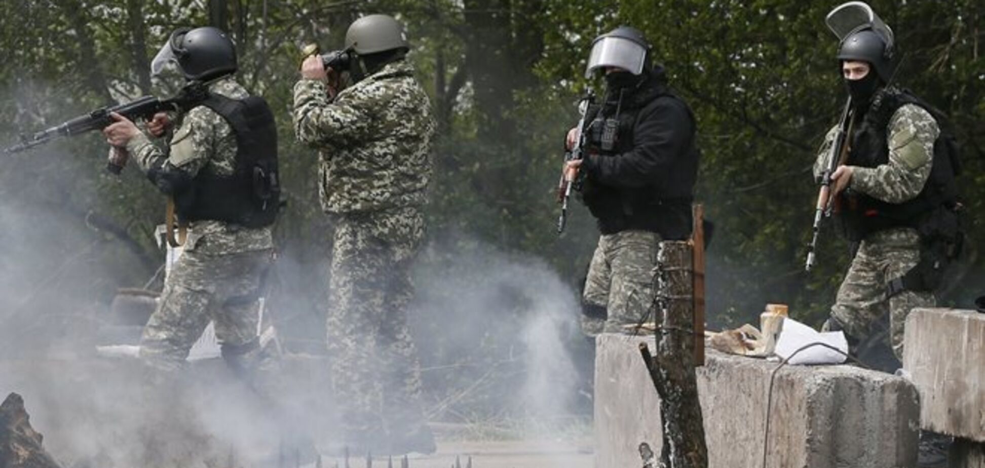 За сутки боевики 35 раз обстреляли украинские блокпосты возле Счастья и Дебальцево