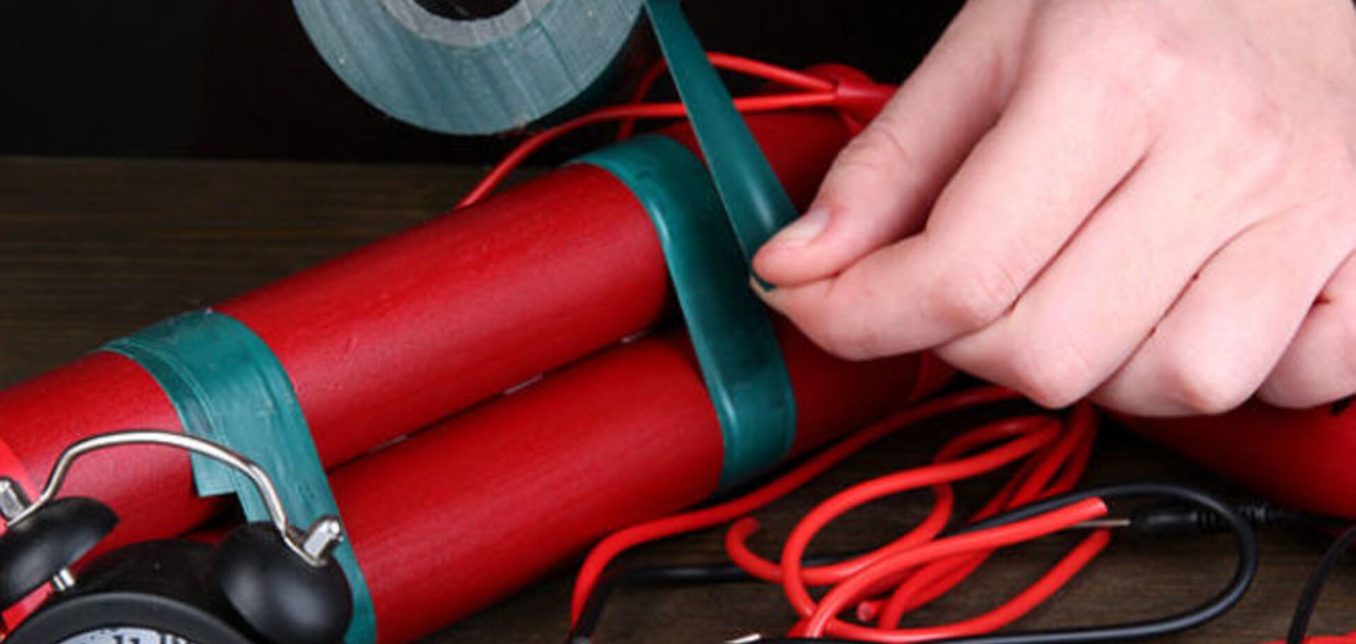 На Київщині та в Дніпропетровську невідомі намагалися підірвати прокурора і ресторан