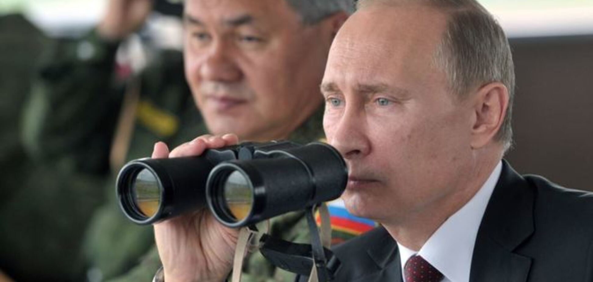 Путин приказал отвести войска подальше от Украины