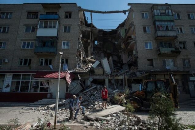 В результате обстрелов на Луганщине погиб мирный житель и ранены военные