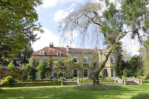 В сети появились фото нового дома Джорджа Клуни в пригороде Лондона