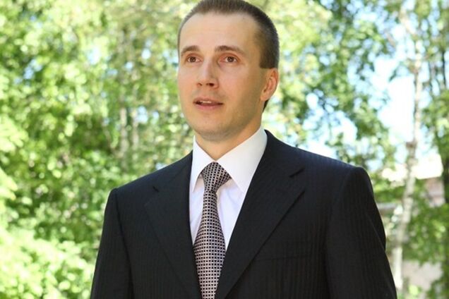 Сын Януковича собирает по европейским правительствам информацию о санкциях против него