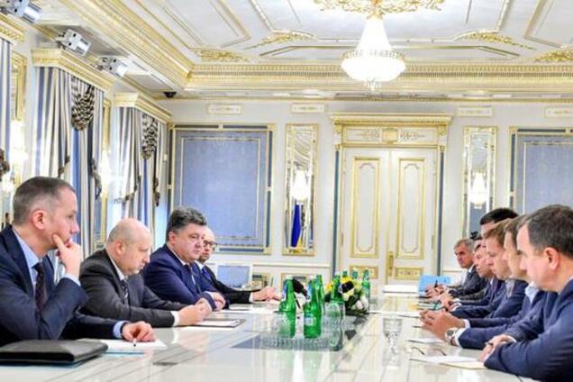 Порошенко направив на оприлюднення закон про люстрацію