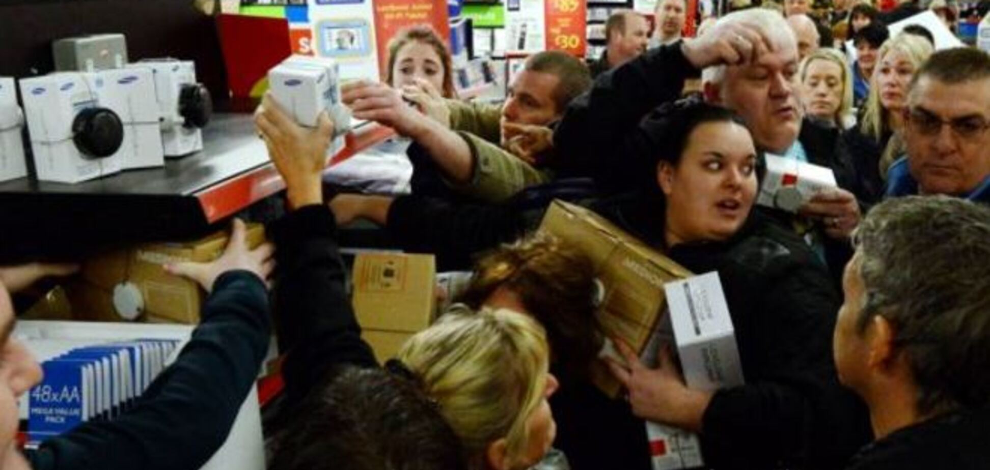 Россияне паникуют - тратят деньги, как перед кризисом