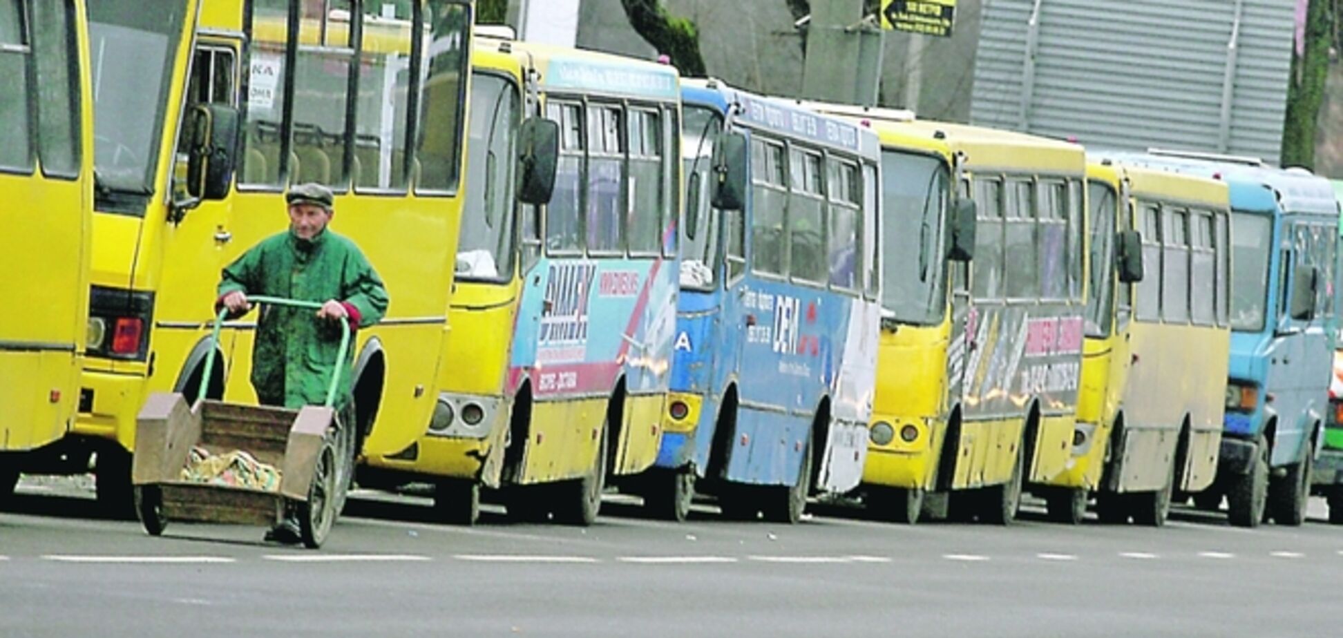 В Киеве перевозчики самовольно поднимают цены на проезд в маршрутках