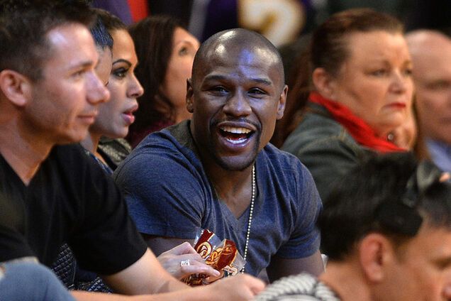 Мейвезер выиграл за три недели $2 млн на ставках