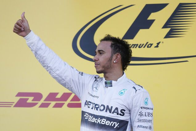 Хэмилтон не хотел пожимать руку Путину на Гран-при Сочи: видео момента