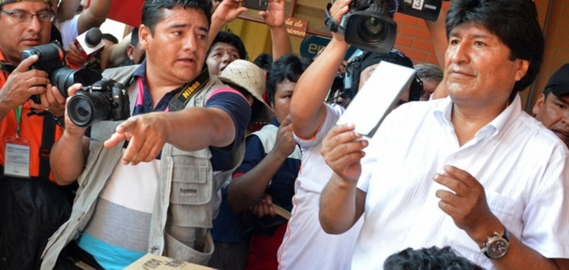 Действующий президент Боливии объявил о своей победе на выборах, не дожидаясь официальных результатов