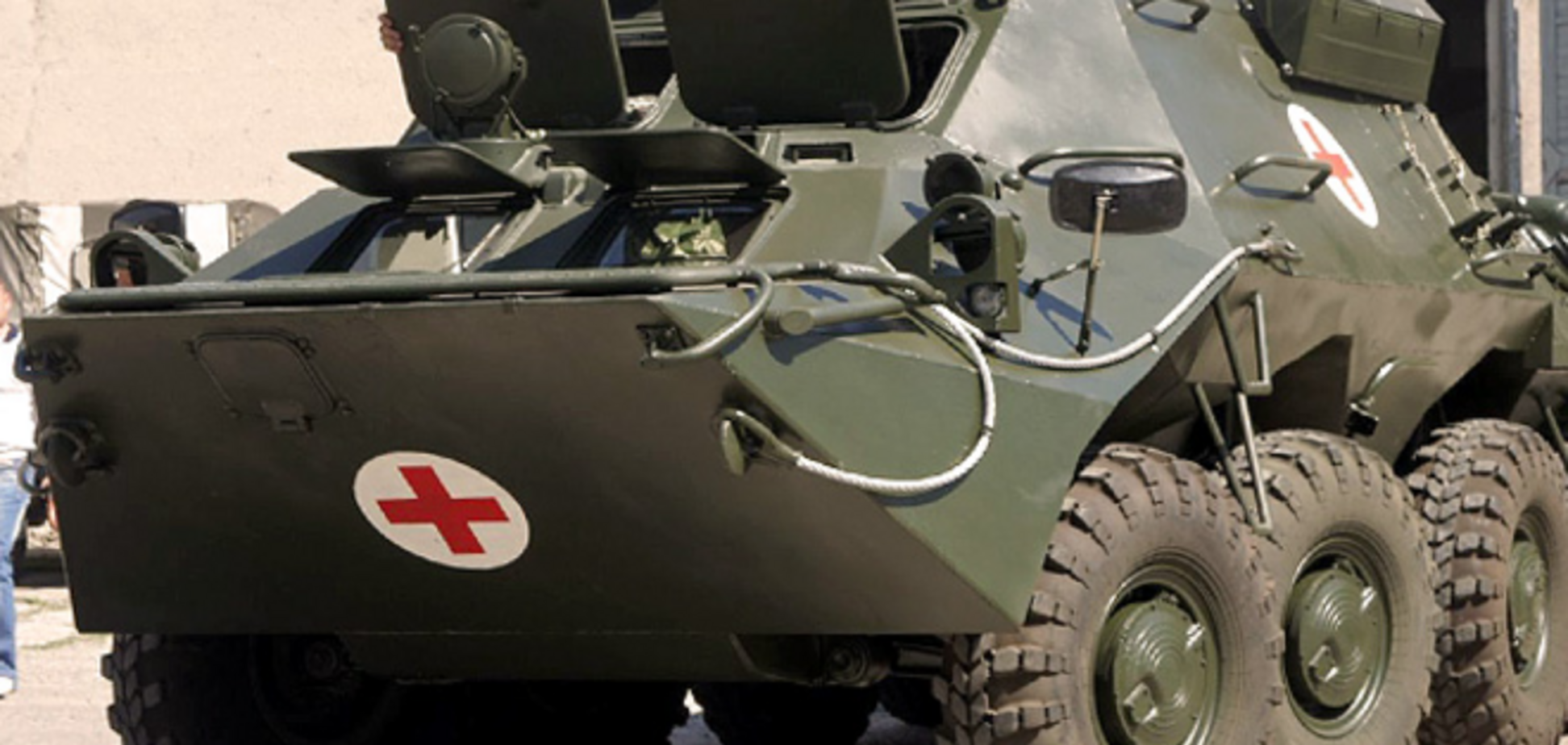 Волонтеры ремонтируют технику из зоны АТО, а Яценюк ради политического PR раздает сертификаты