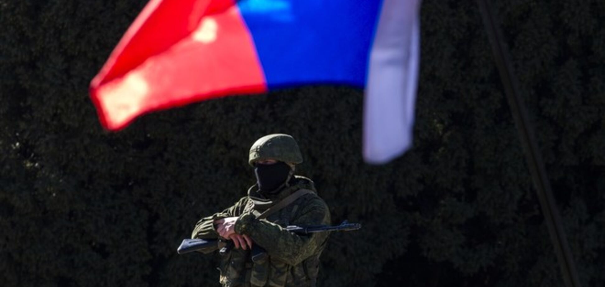 Росія концентрує сили під Маріуполем: терористів міняють на спецназ, строковиків відправляють додому