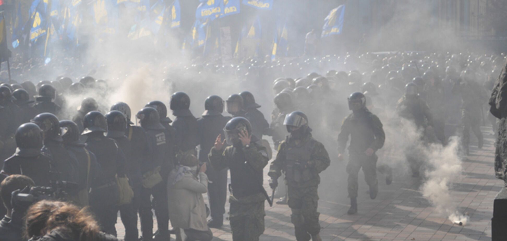 Порошенко: провокації під ВР - спроба відкрити другий фронт в Україні