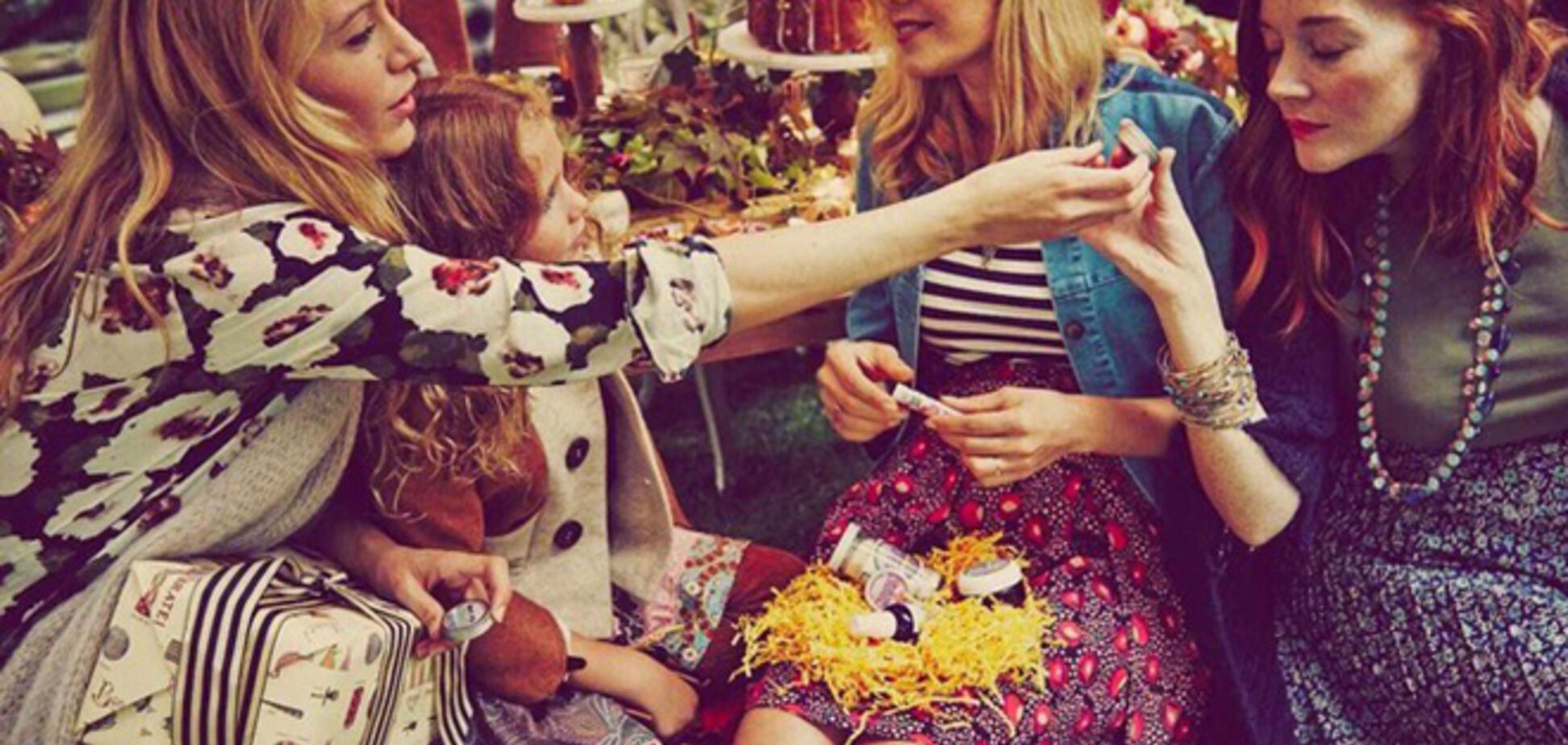 Беременная Блейк Лайвли на 'пикнике мамаш'