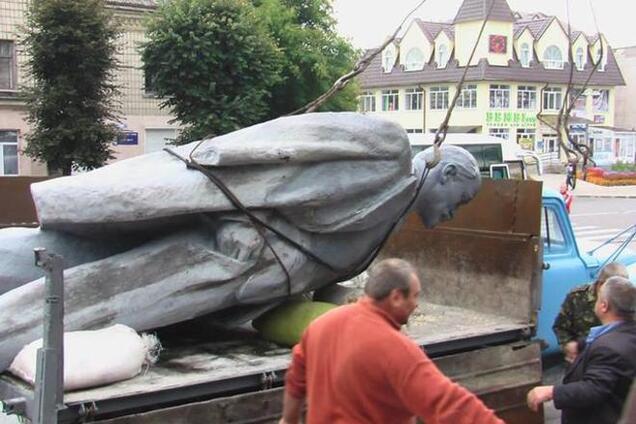 Губернатор Полтавщины приказал за месяц снести все 117 памятников Ленину в области