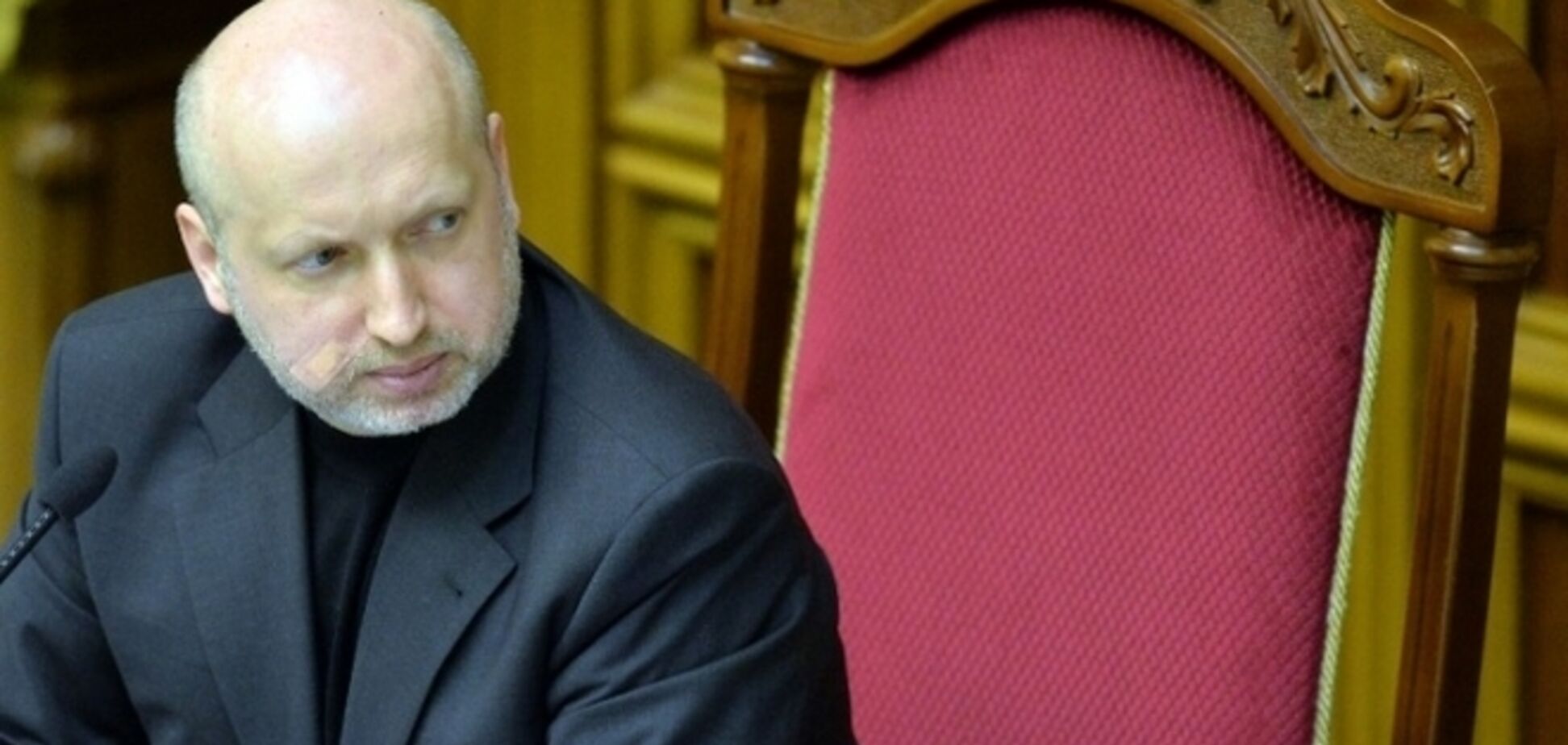 Турчинов подписал закон о самоуправлении территории Донбасса с 'особым статусом'