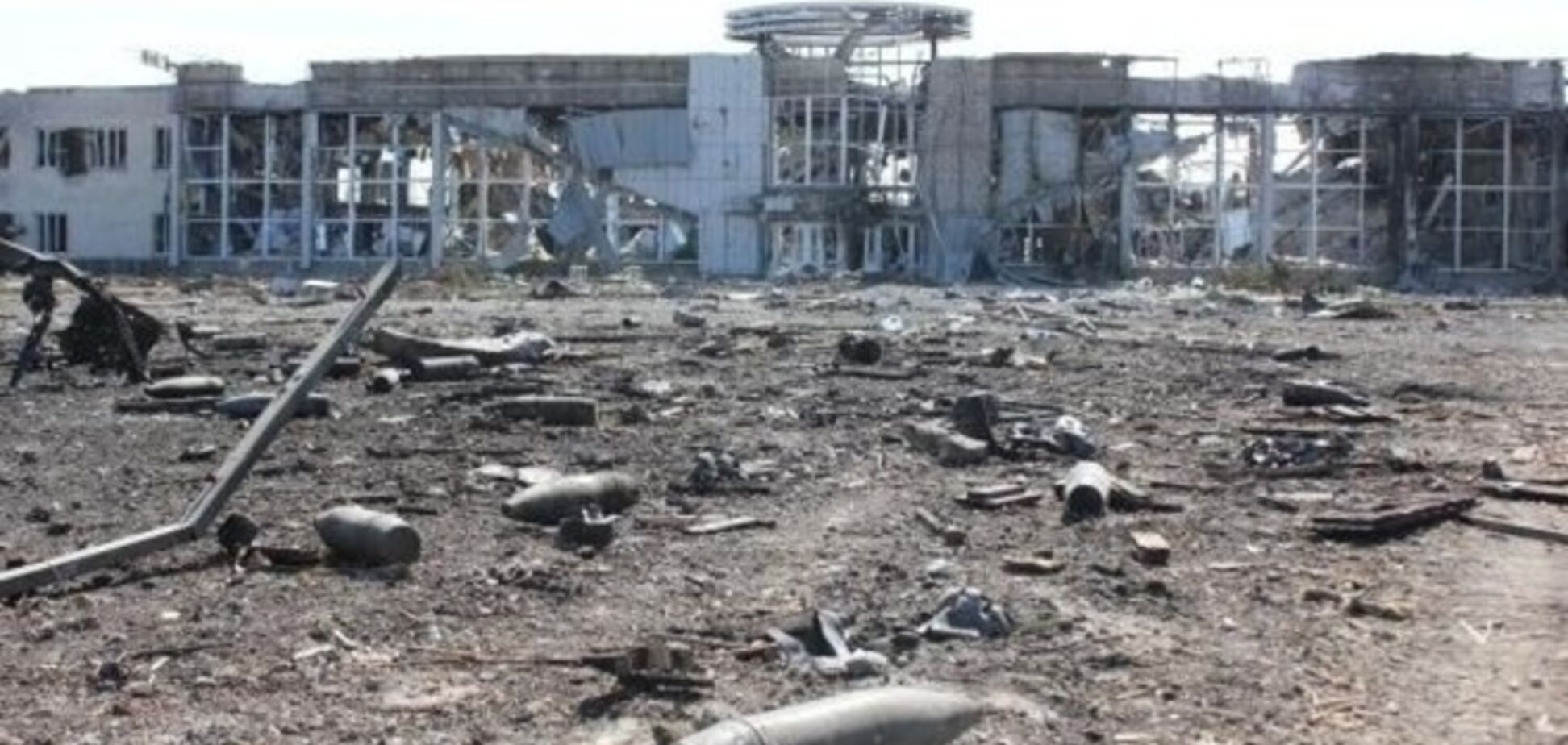 Терористи за допомогою артилерії атакували донецький аеропорт