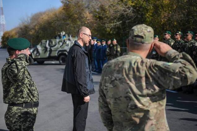 Яценюк: 'Стена' нужна Украине для безвизового режима с ЕС и членства в НАТО